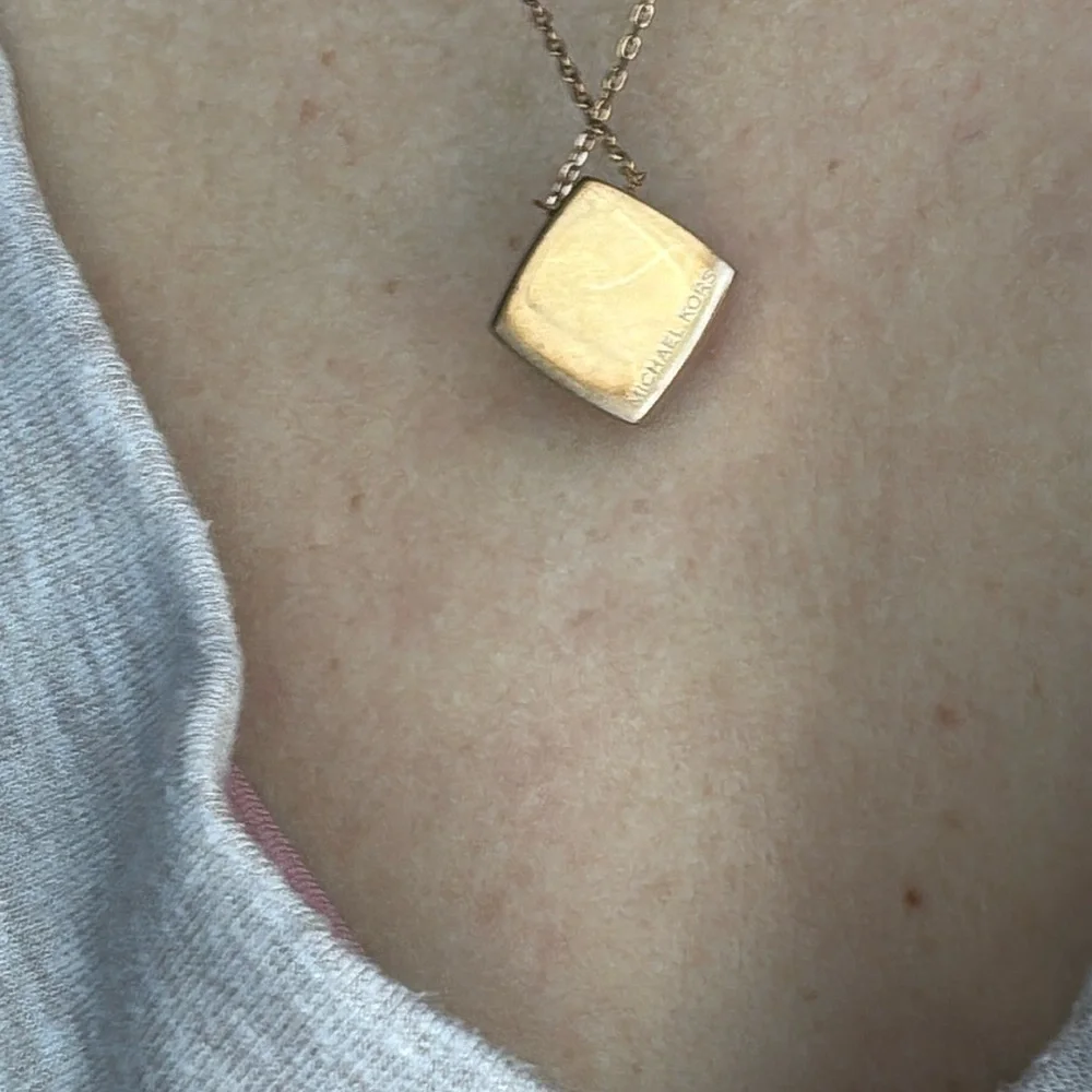 Michael Kors necklace + dust bag - Picture 4 of 7